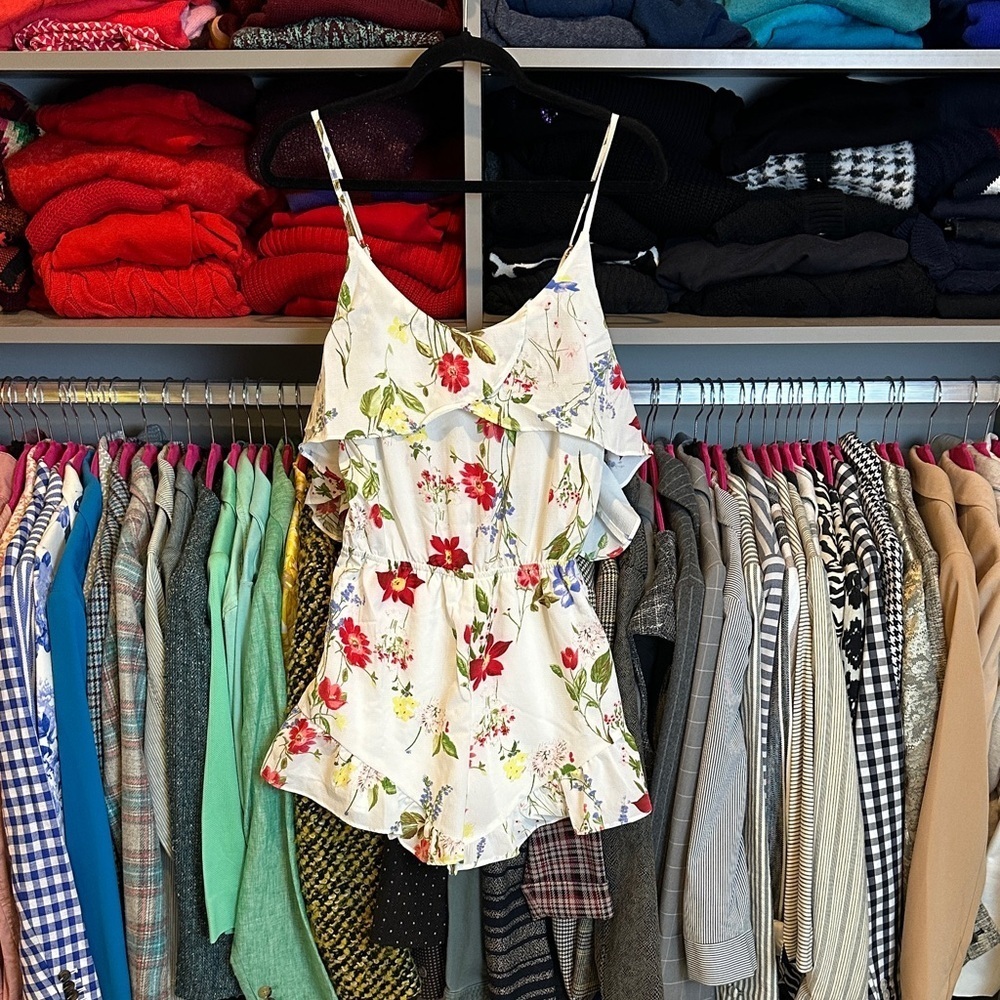Davi & Dani white/red/blue floral off the shoulder adjustable strap romper S NWT